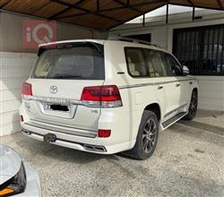 تۆیۆتا لاند کروزەر